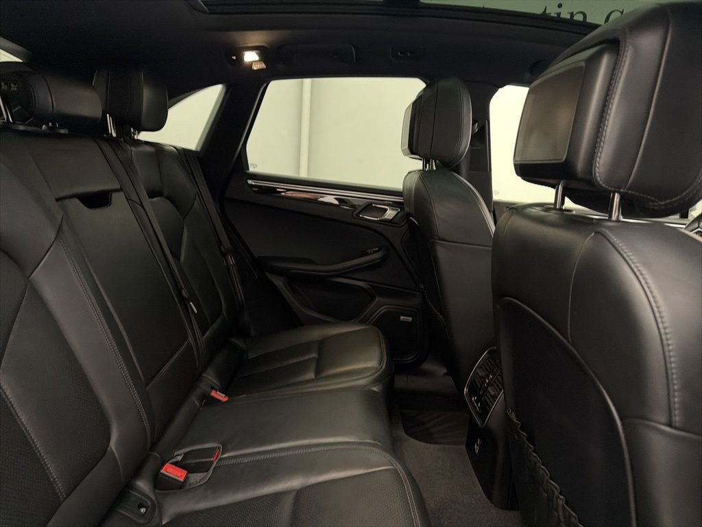 Used 2022 Porsche Macan image 27