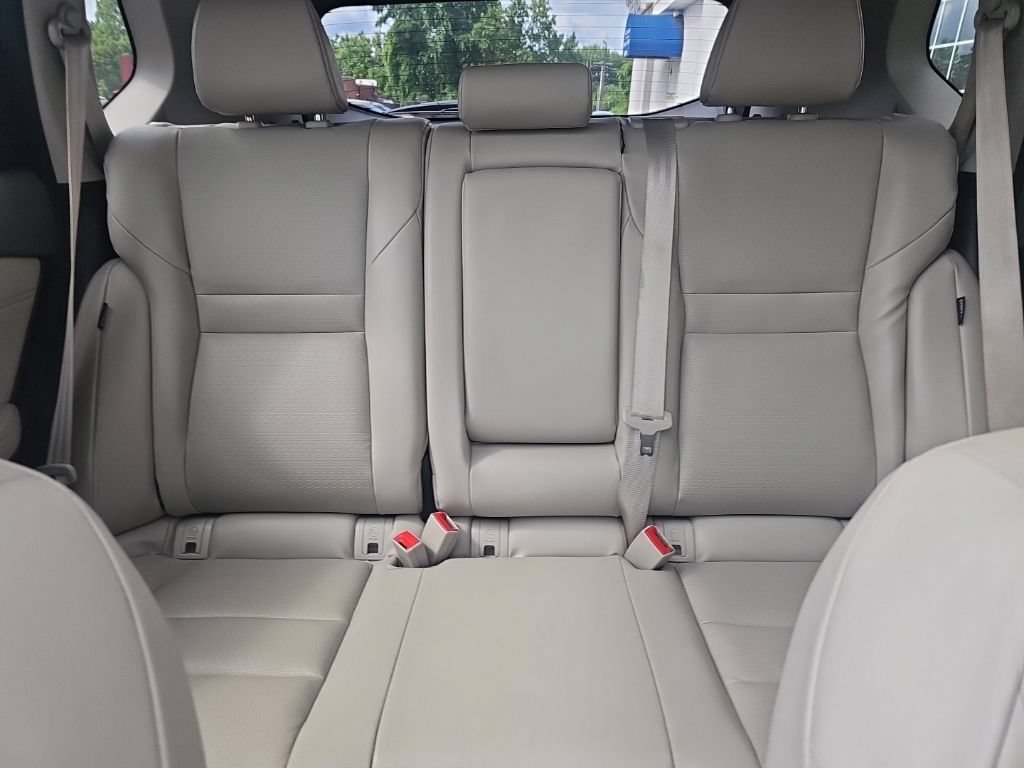 Used 2023 Nissan Rogue SV w/ SV Premium Package AWD/4WD image 12