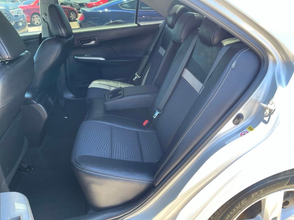 Used 2013 Toyota Camry SE FWD image 11