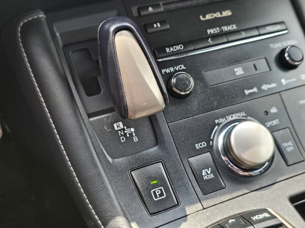Used 2014 Lexus CT 200h w/ F Sport w/Nuluxe Interior FWD image 17