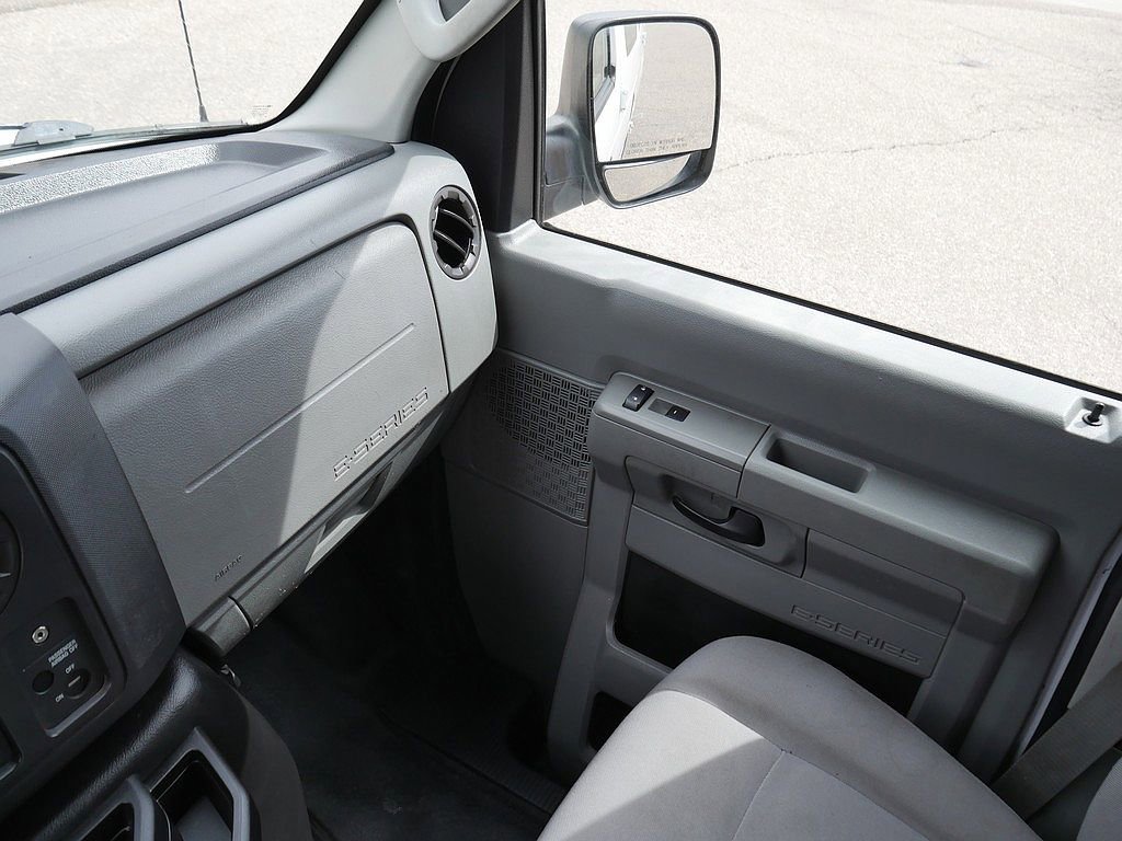 Used 2013 Ford E-250 and Econoline 250 RWD image 32