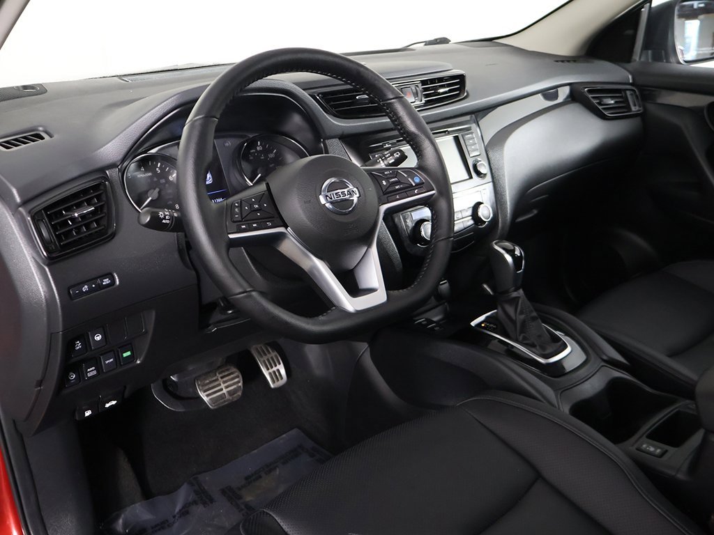 Used 2022 Nissan Rogue Sport SL w/ Premium Package image 28