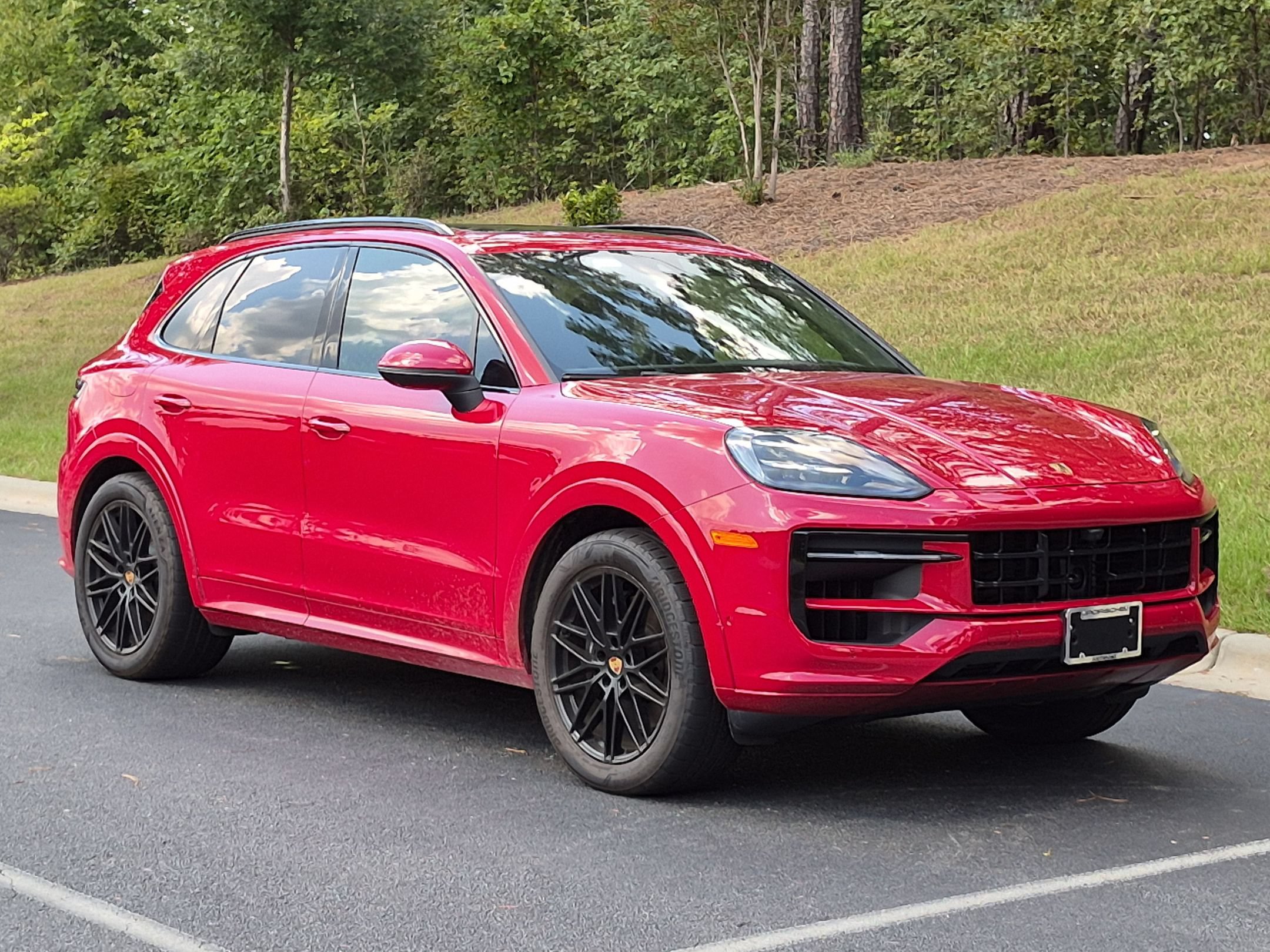 Certified 2025 Porsche Cayenne AWD/4WD image 22