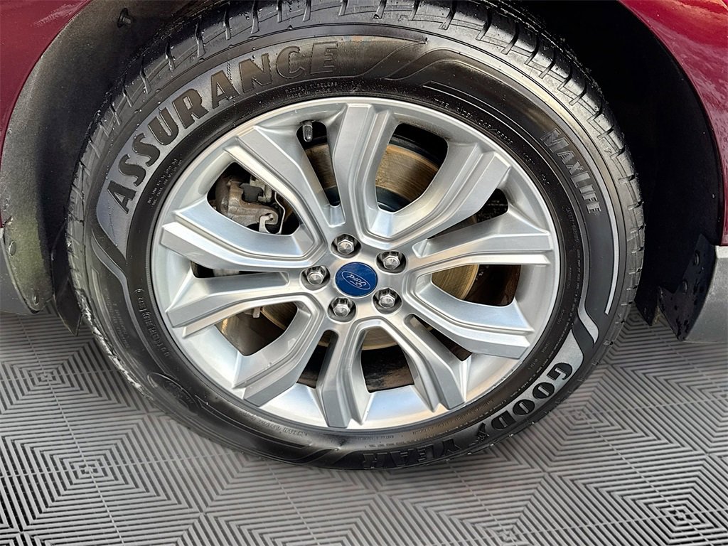 Used 2020 Ford Edge Titanium w/ Class II Trailer Tow Package image 29