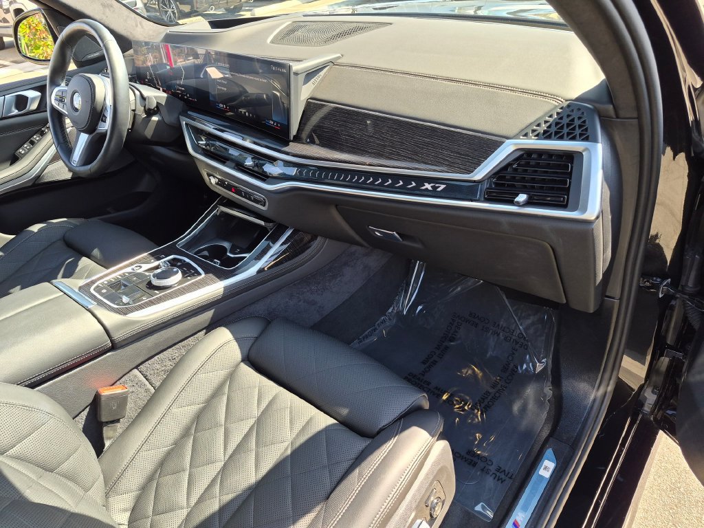 Used 2026 BMW X7 xDrive40i w/ M Sport Package AWD/4WD image 9