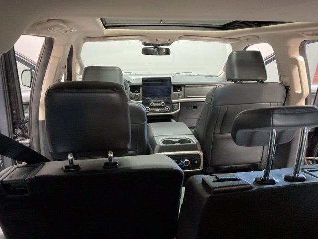 Used 2024 Ford Expedition XLT AWD/4WD image 34