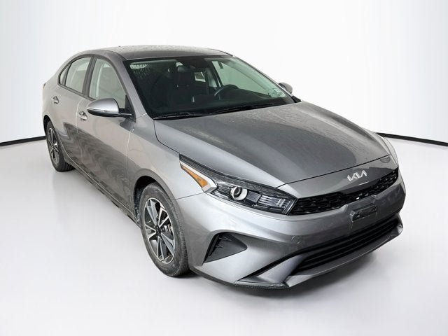 Certified 2023 Kia Forte LXS w/ LXS Technology Package FWD image 3