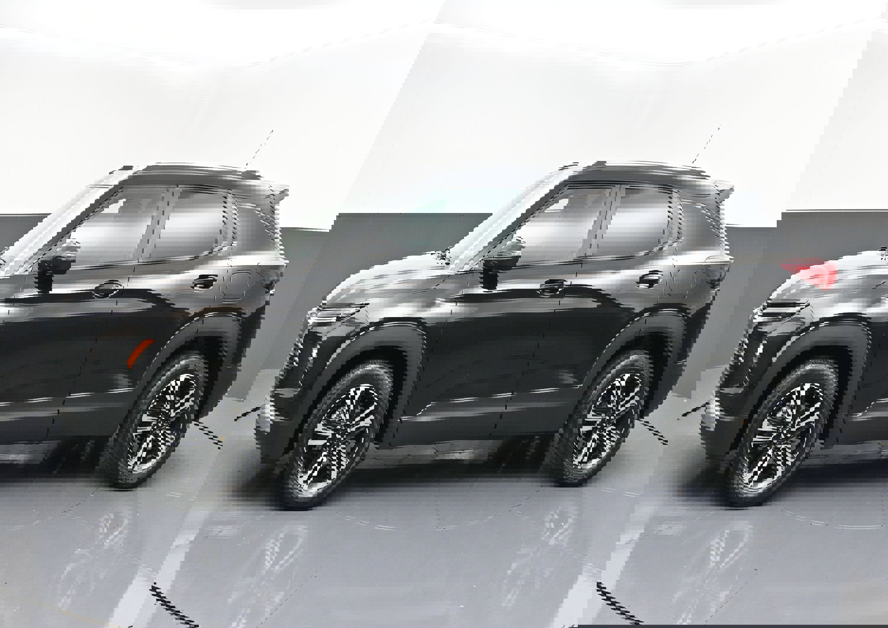 Used 2024 Chevrolet TrailBlazer LT image 4