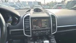 Used 2016 Porsche Cayenne AWD/4WD image 23
