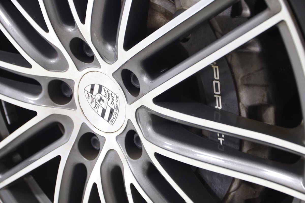 Used 2018 Porsche Panamera 4 AWD/4WD image 20