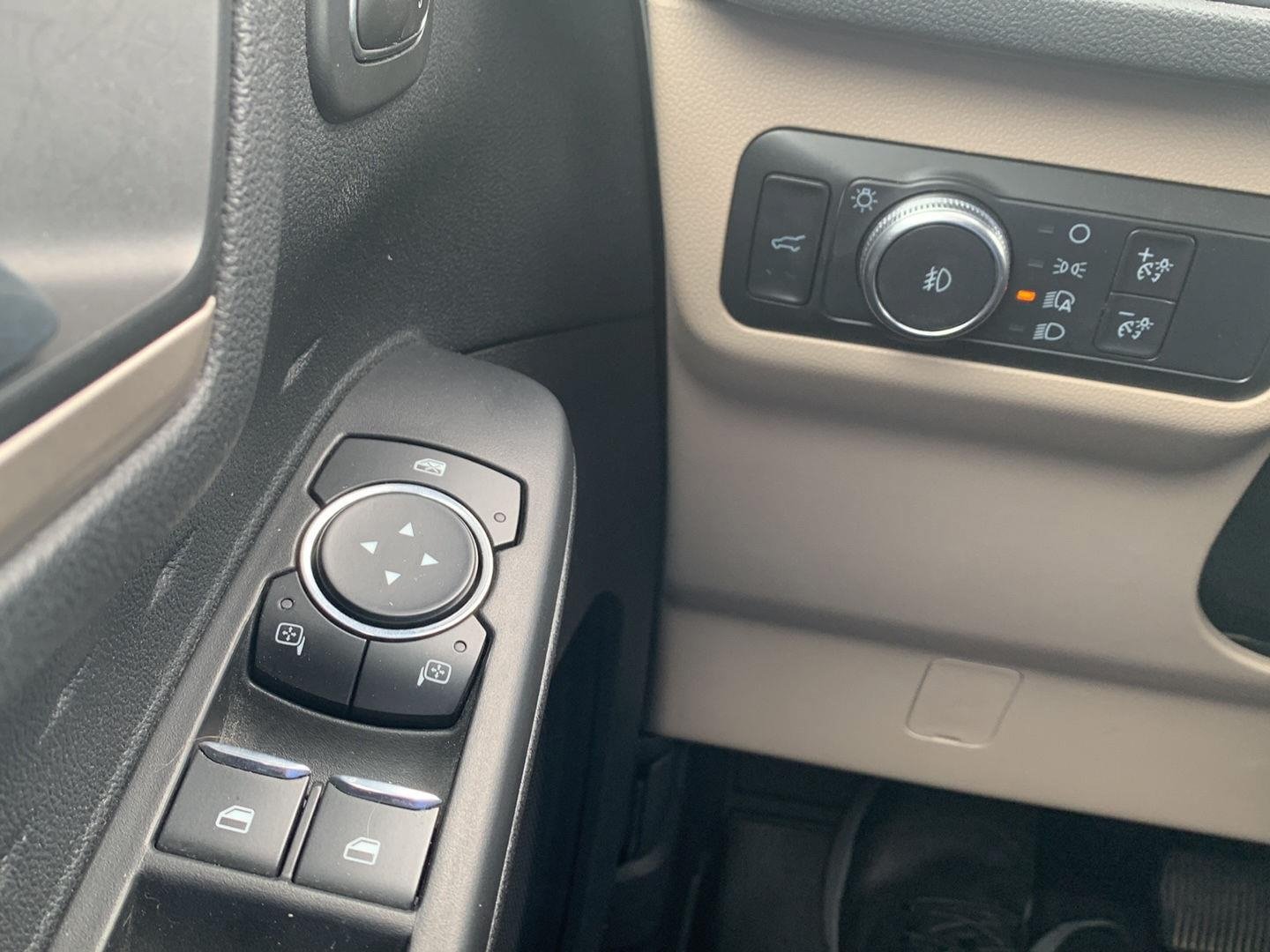 Used 2020 Ford Escape SEL AWD/4WD image 10