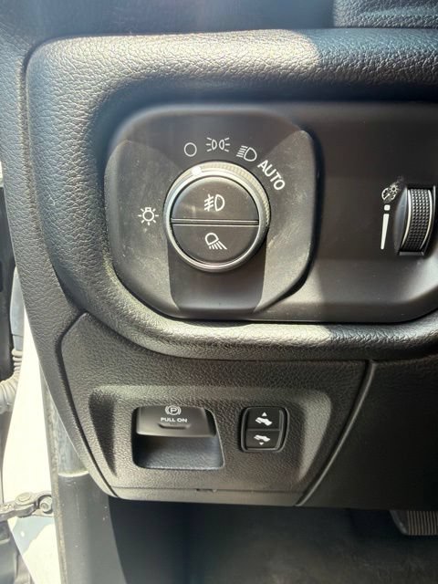 Used 2020 RAM 1500 Big Horn AWD/4WD image 18