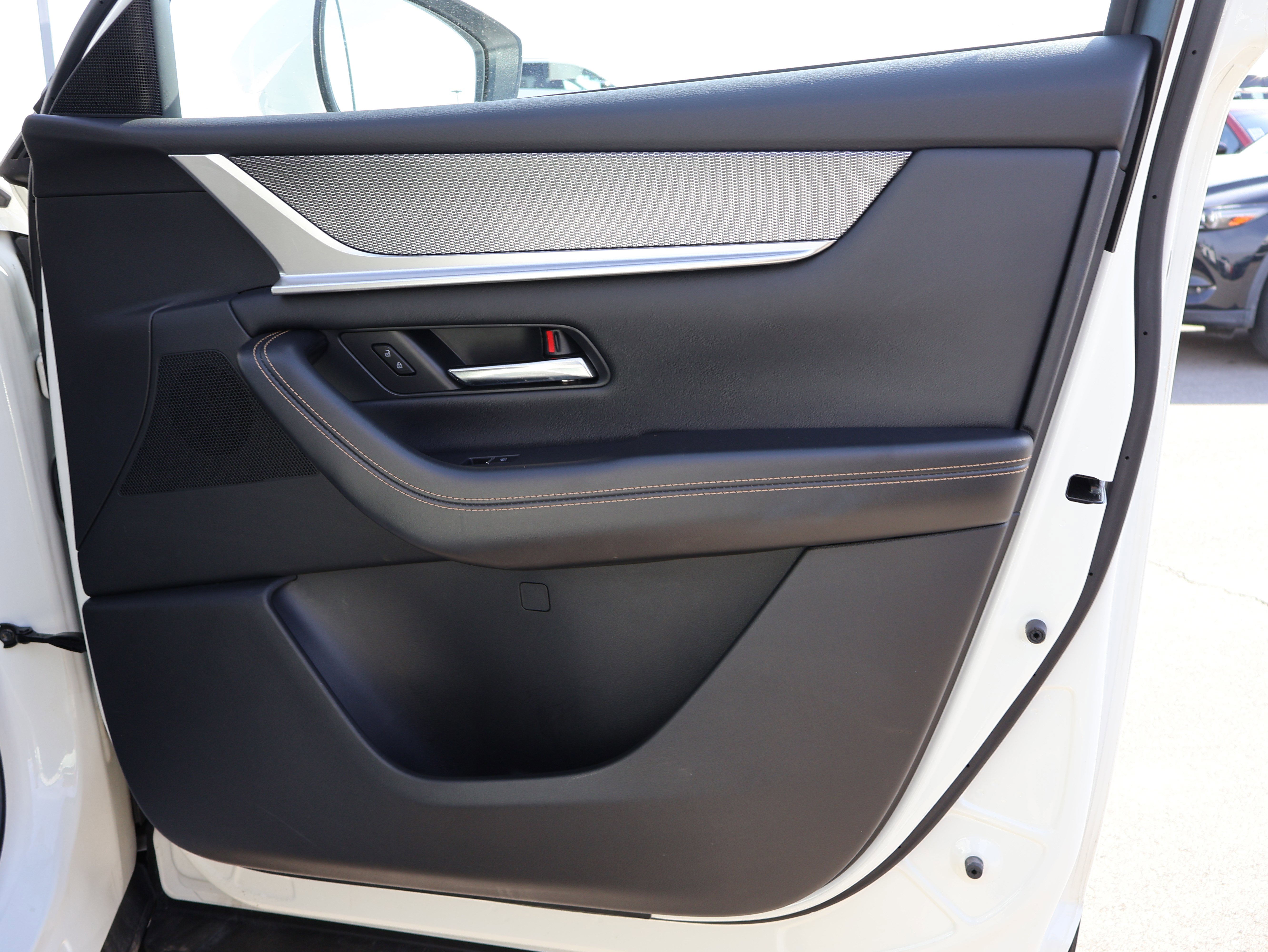 Used 2024 MAZDA CX-90 Plug-In Hybrid w/ Preferred image 7