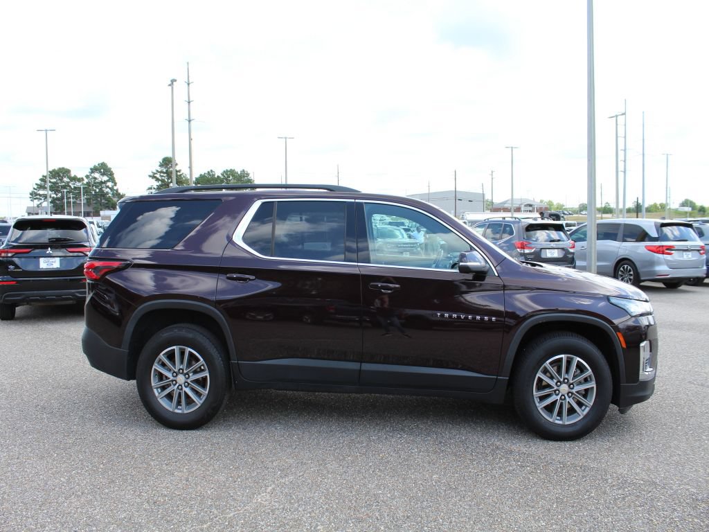 Used 2022 Chevrolet Traverse LT FWD image 4