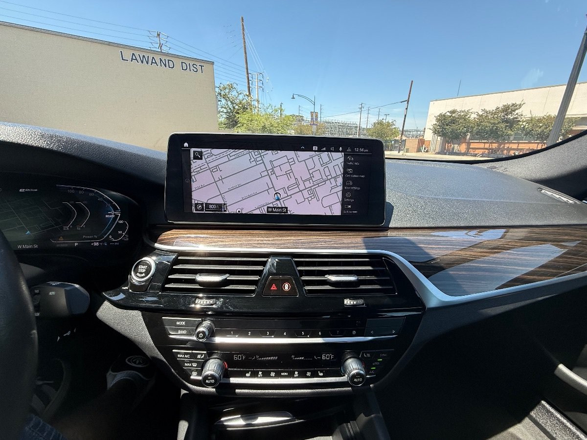 Used 2023 BMW 530e w/ Convenience Package RWD image 29