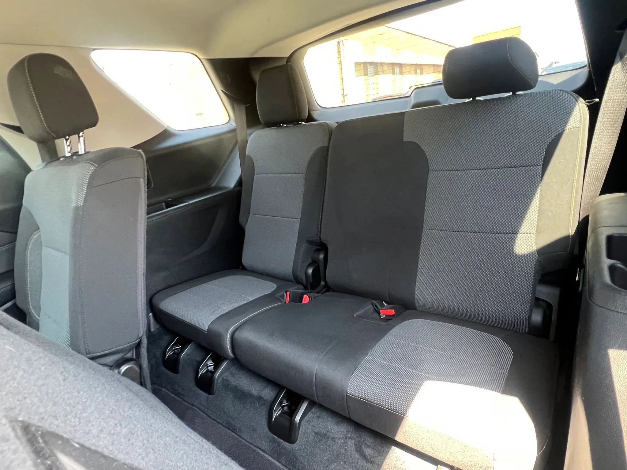 Used 2021 Chevrolet Traverse LS AWD/4WD image 29