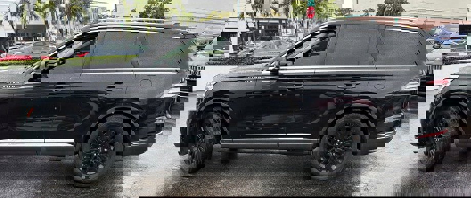 Used 2020 Lincoln Aviator Reserve w/ Equipment Group 201A image 6