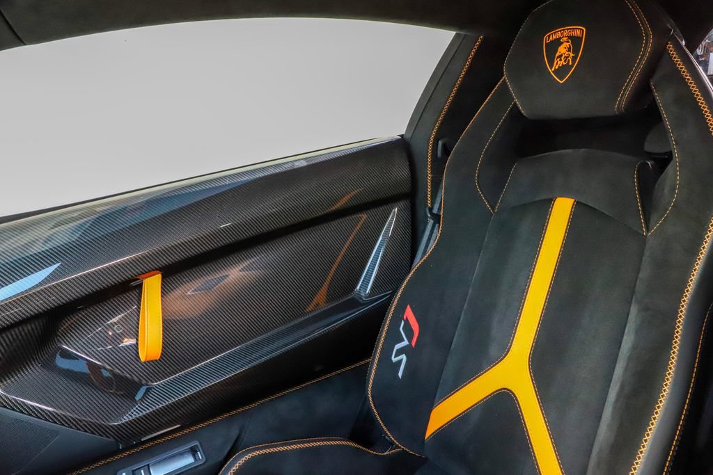 Used 2019 Lamborghini Aventador SVJ AWD/4WD image 8