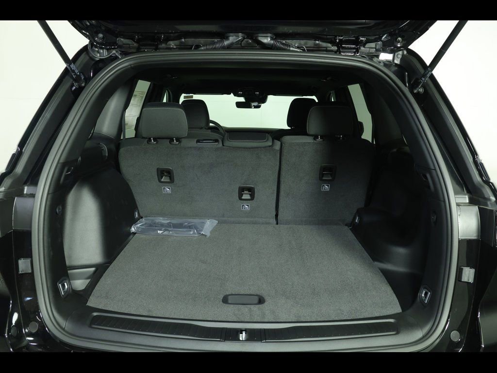 New 2025 Jeep Grand Cherokee Laredo X image 13