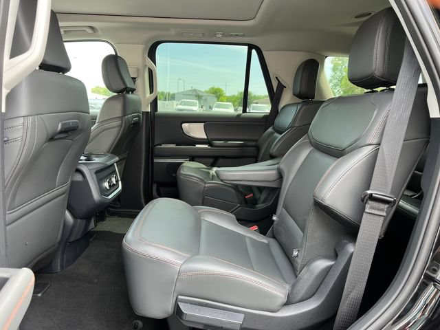 Certified 2025 Ford Expedition Active AWD/4WD image 4