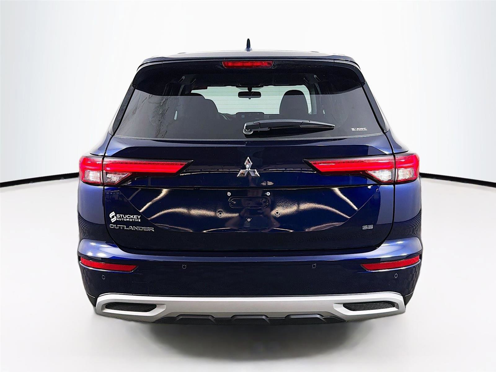 Used 2024 Mitsubishi Outlander SE image 6