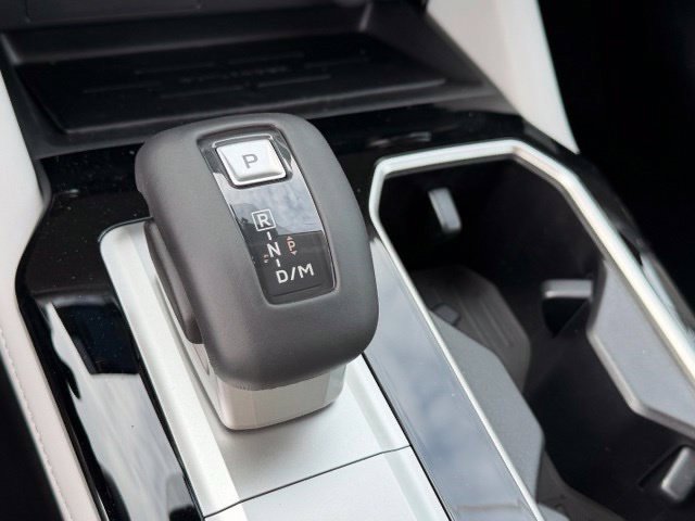 New 2026 Mitsubishi Outlander SE FWD image 25