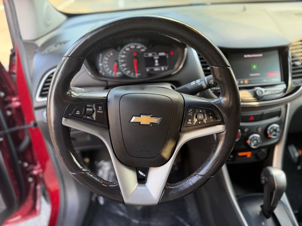 Used 2022 Chevrolet Trax LT w/ LT Convenience Package FWD image 22