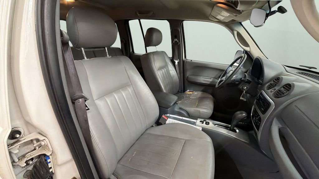 Used 2006 Jeep Liberty Limited AWD/4WD image 9