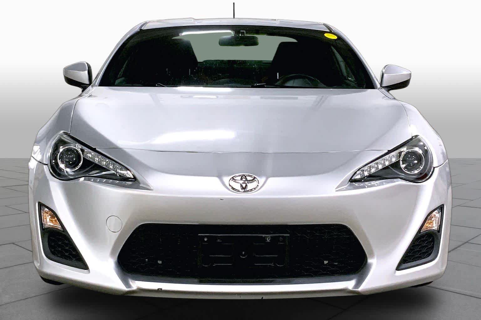 Used 2013 Scion FR-S RWD image 4