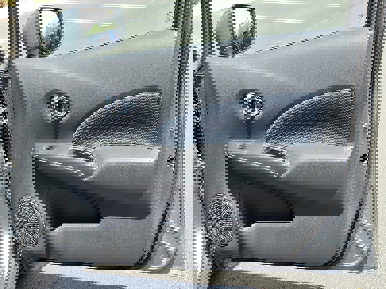 Used 2019 Nissan Versa Note SV FWD image 22