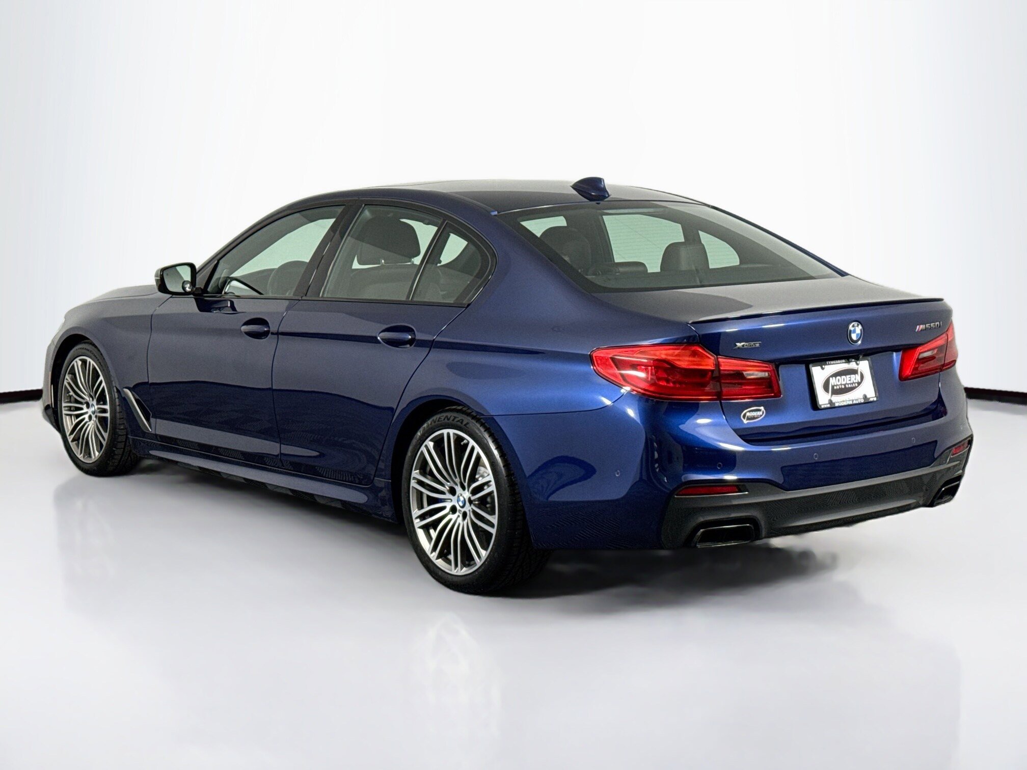 Used 2020 BMW M550i xDrive w/ Executive Package AWD/4WD image 9