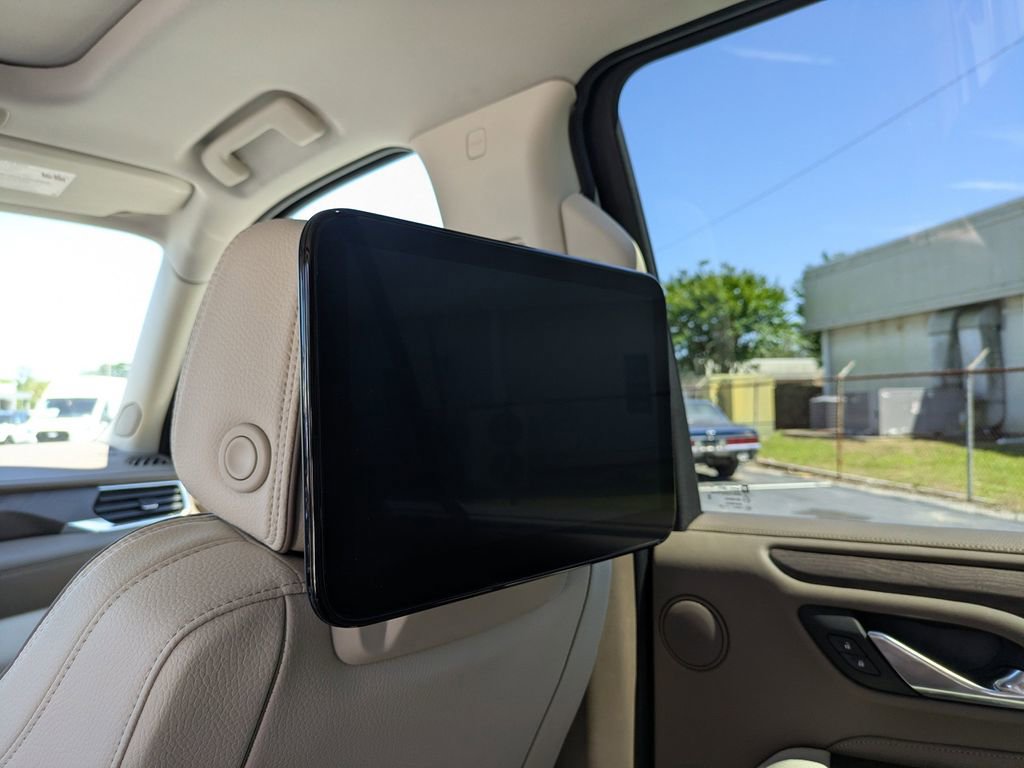 Used 2023 GMC Yukon XL Denali AWD/4WD image 17