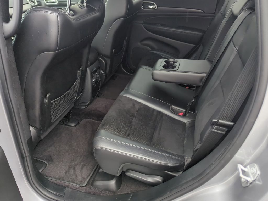 Used 2018 Jeep Grand Cherokee Laredo RWD image 39