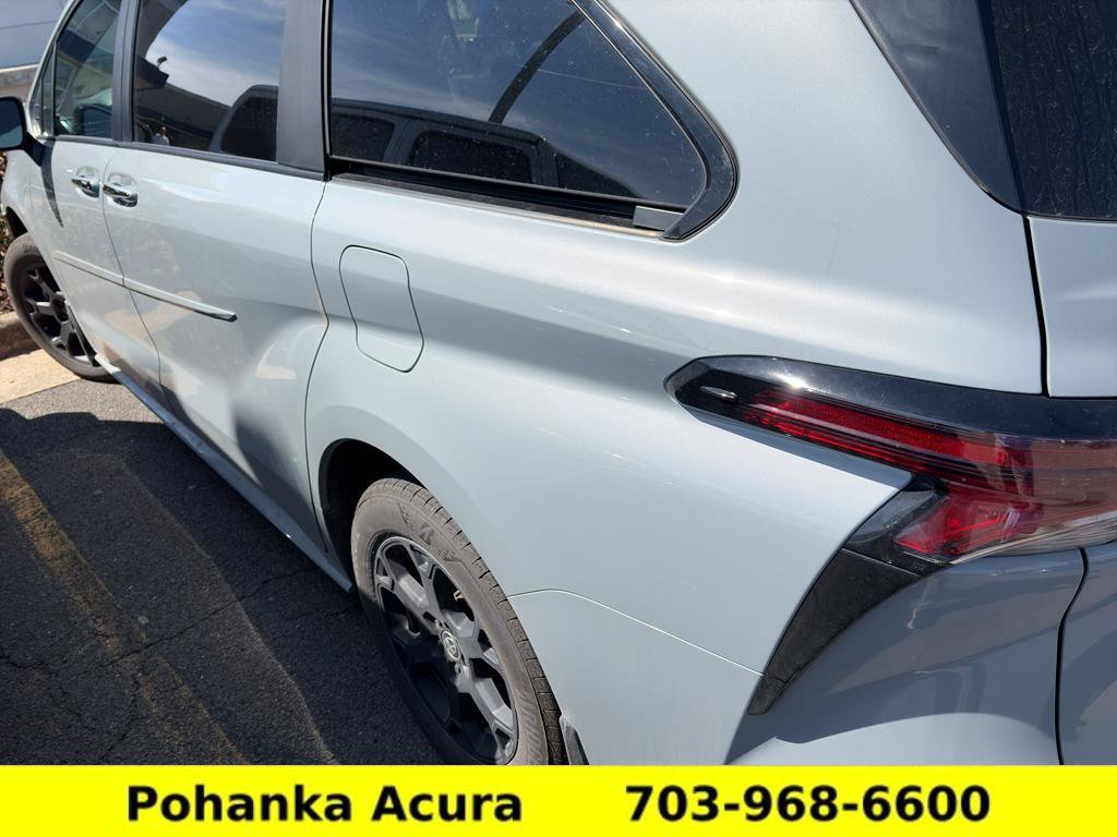 Used 2025 Toyota Sienna XLE Woodland Edition