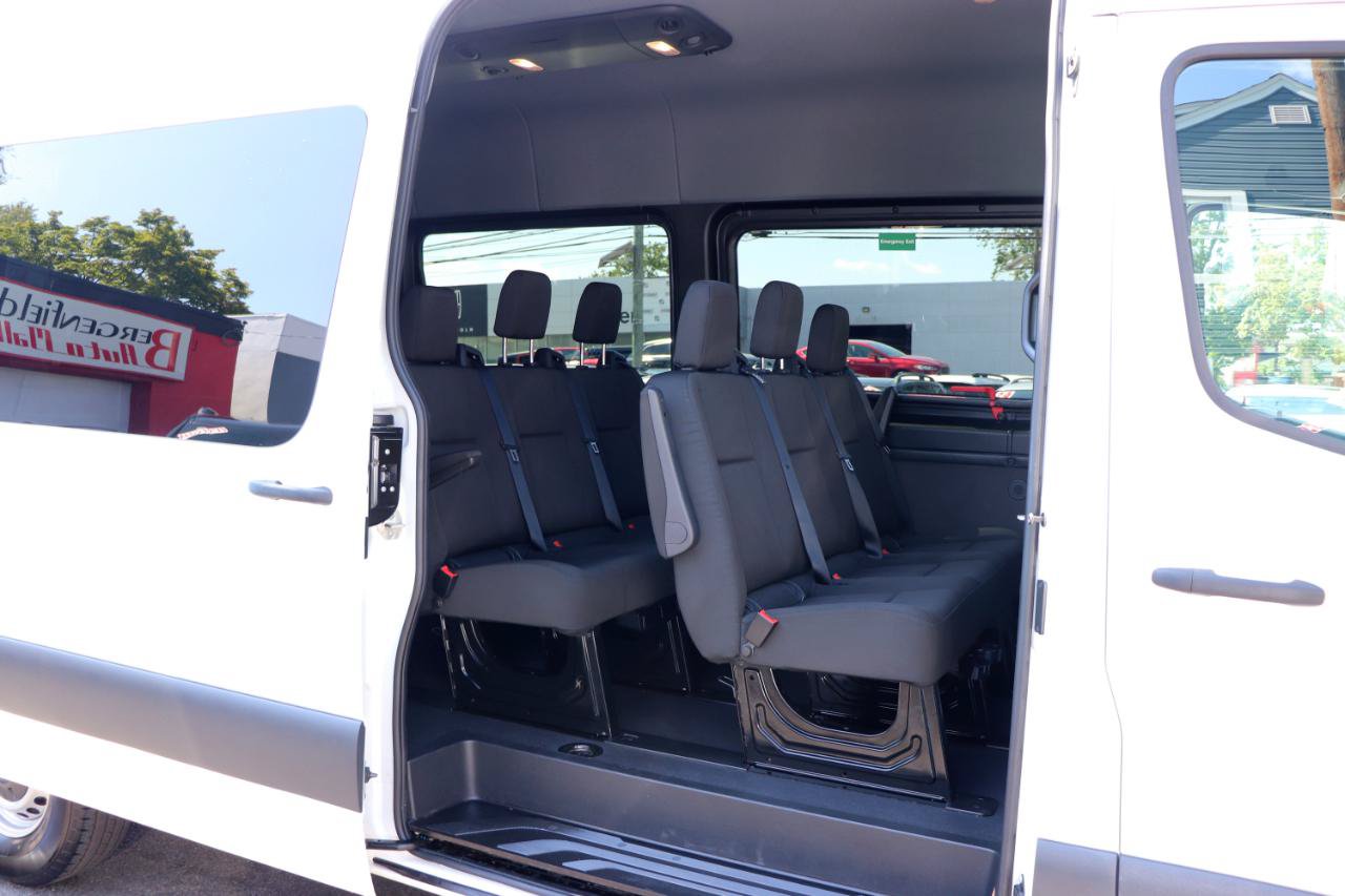 Used 2025 Mercedes-Benz Sprinter 2500 image 15