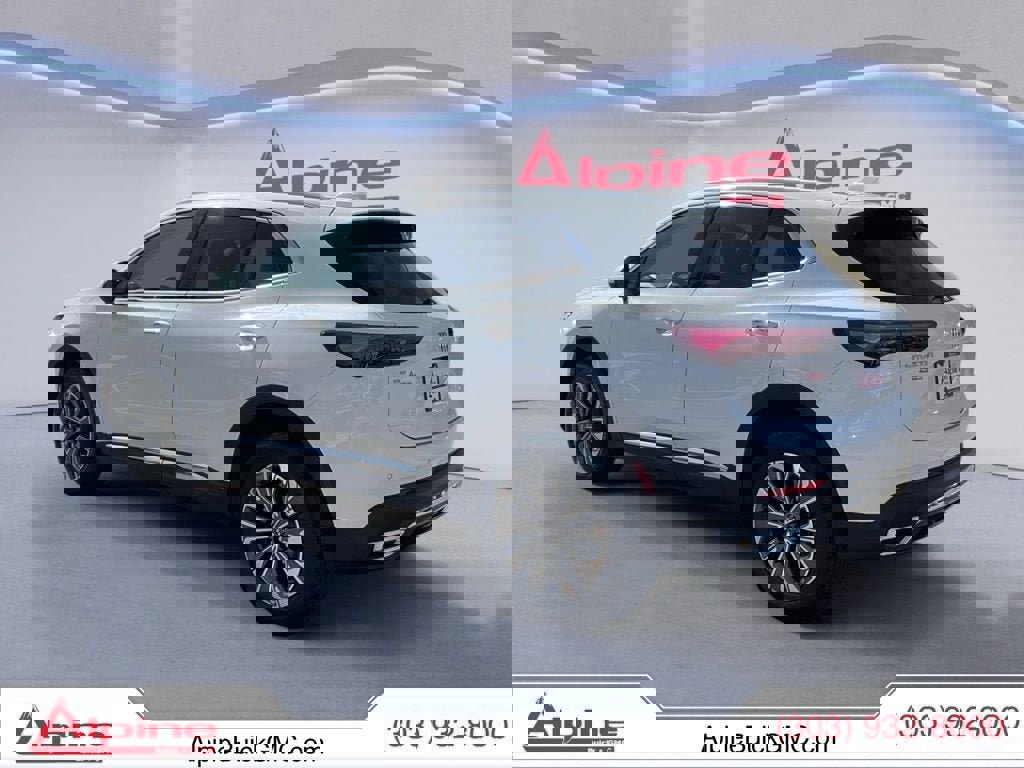 Used 2024 Buick Envision Preferred image 3