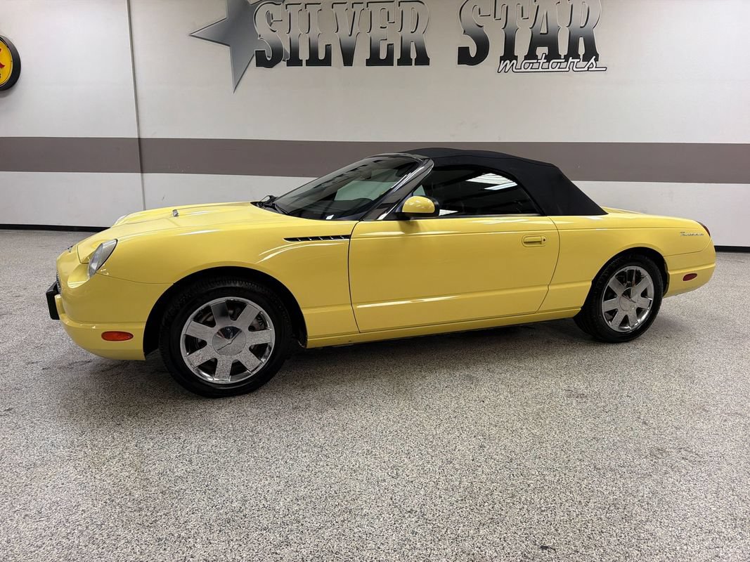 Used 2002 Ford Thunderbird RWD image 2