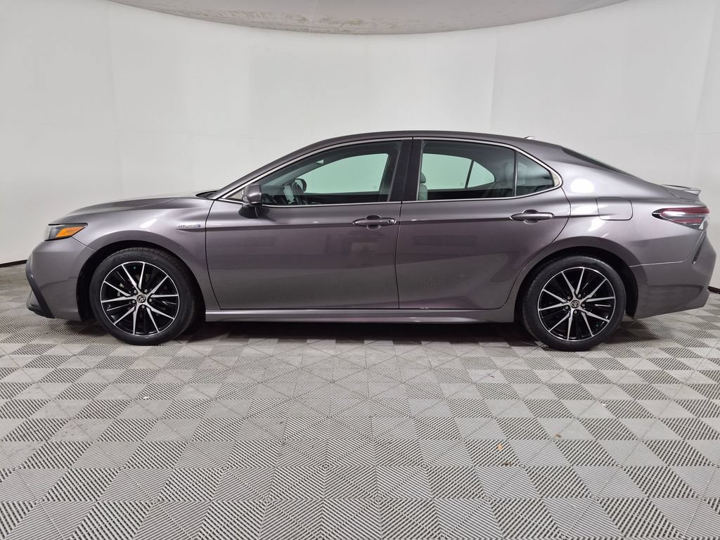 Used 2021 Toyota Camry SE FWD image 6