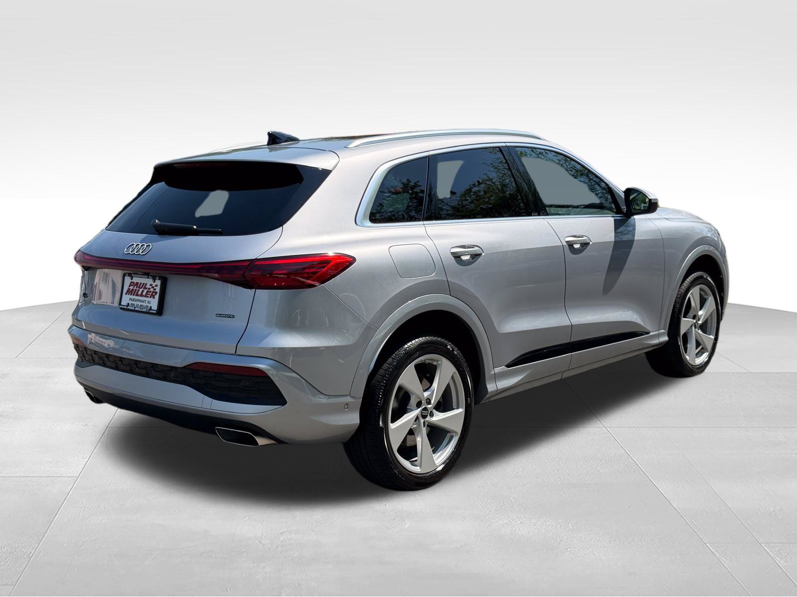 Used 2025 Audi Q5 Premium w/ Premium Plus AWD/4WD image 9