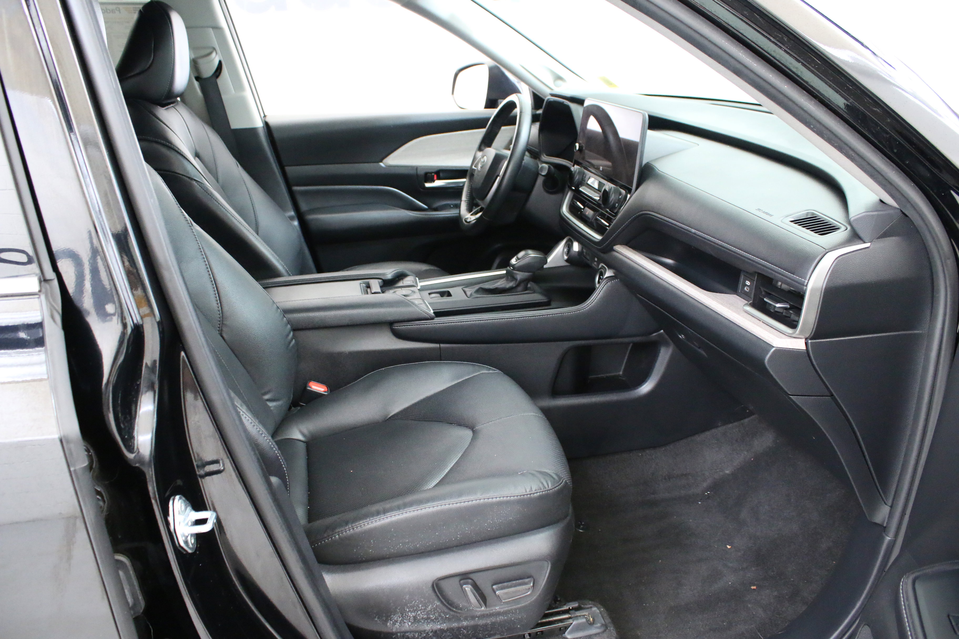 Used 2024 Toyota Grand Highlander Limited image 28