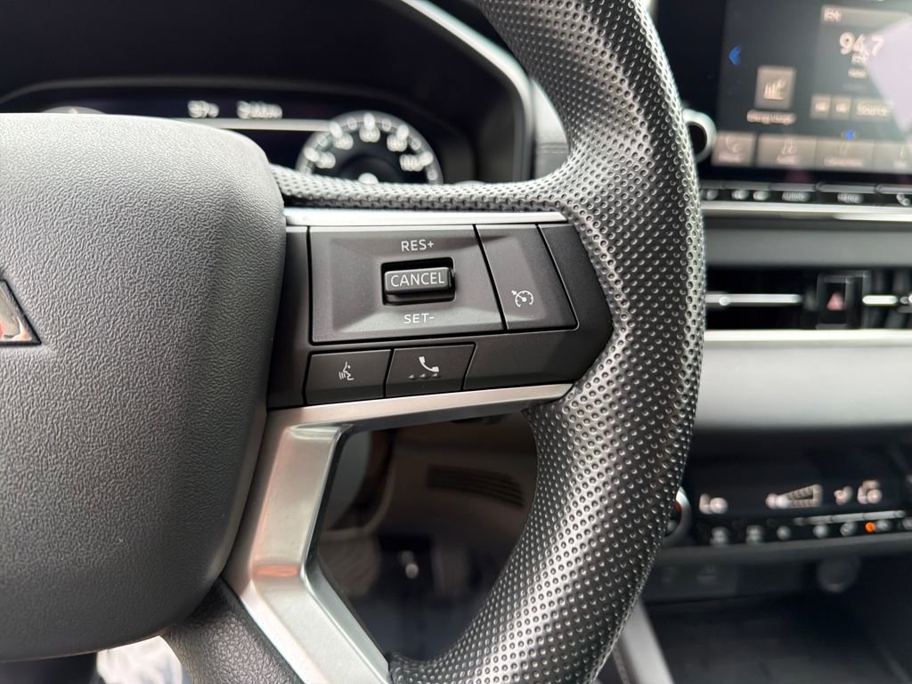 Used 2025 Mitsubishi Outlander ES AWD/4WD image 22