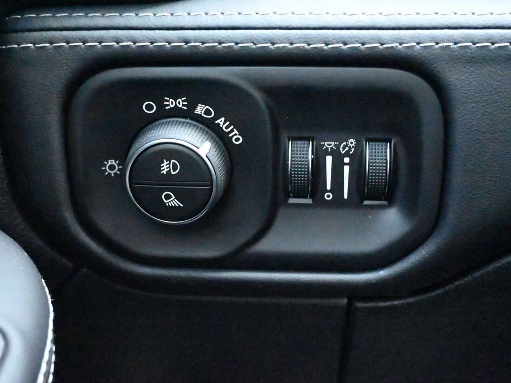 New 2026 RAM 3500 Limited AWD/4WD image 31