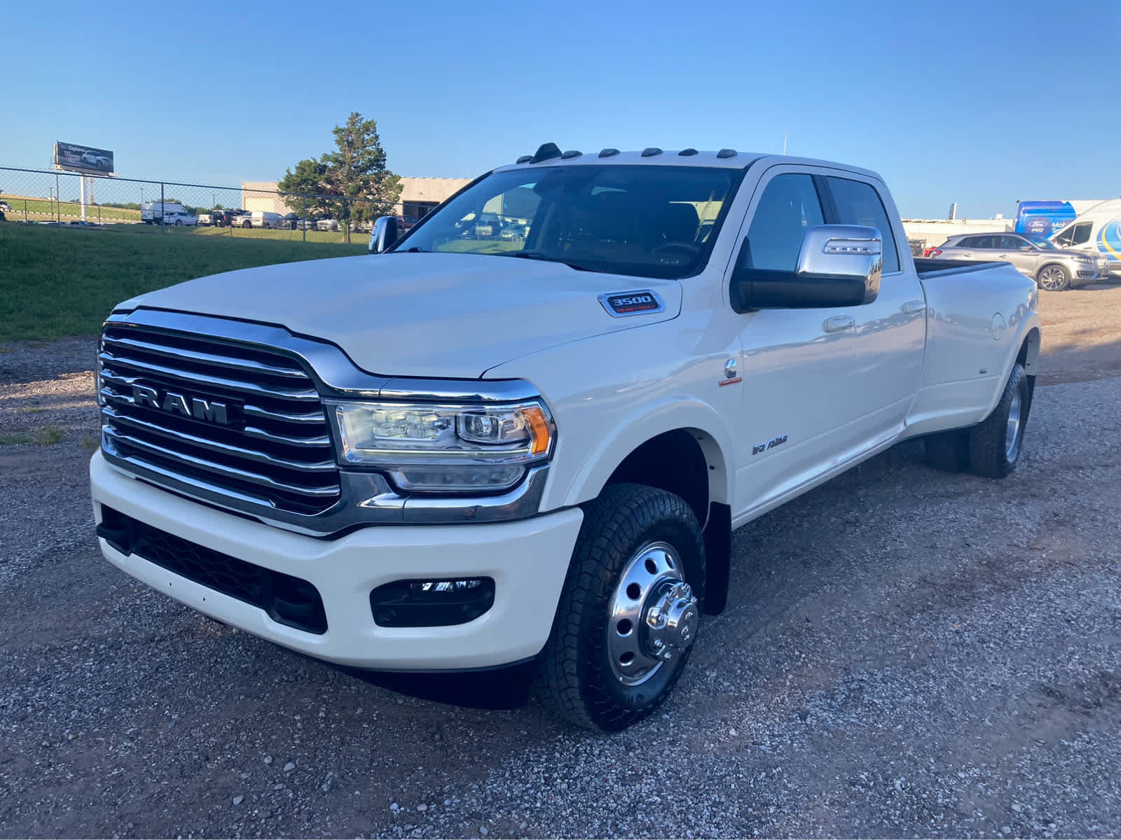 Used 2023 RAM 3500 Limited AWD/4WD image 2