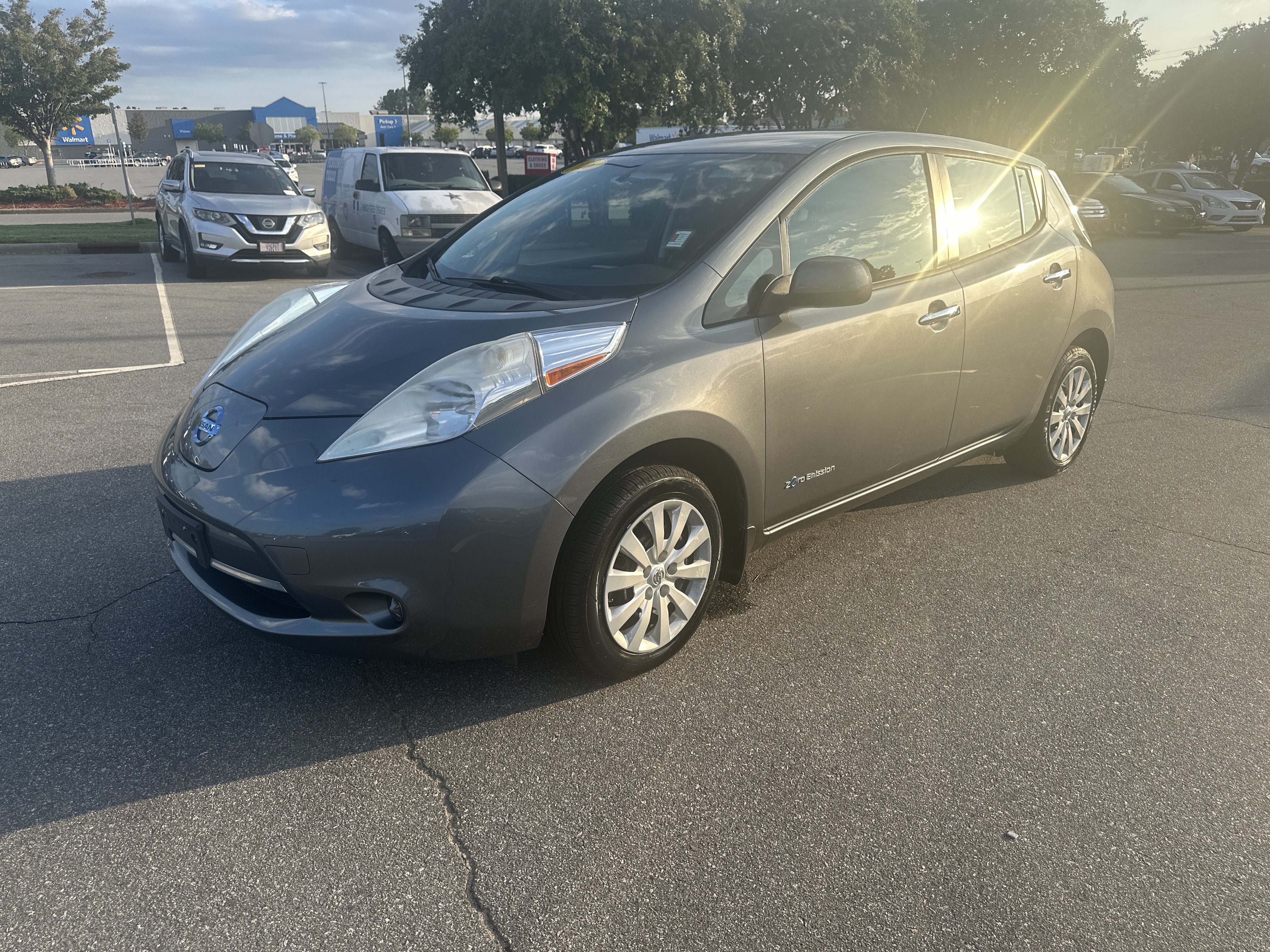 Used 2016 Nissan Leaf S w/ Charger Package FWD image 1