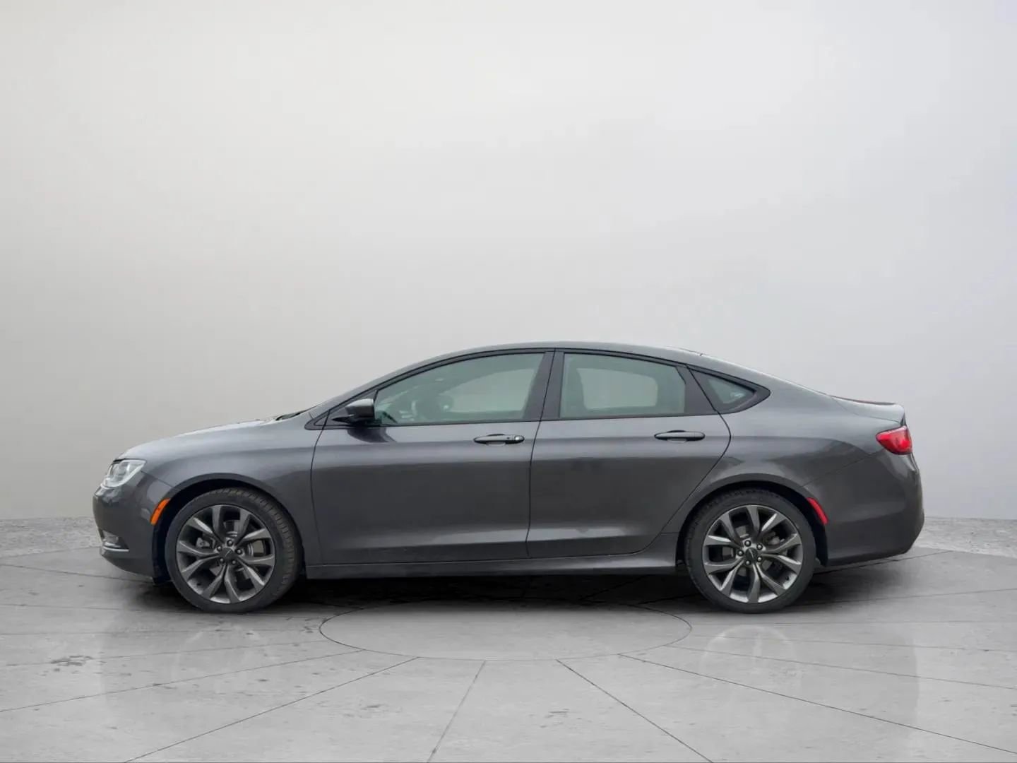 Used 2015 Chrysler 200 S w/ Navigation & Sound Group I image 3