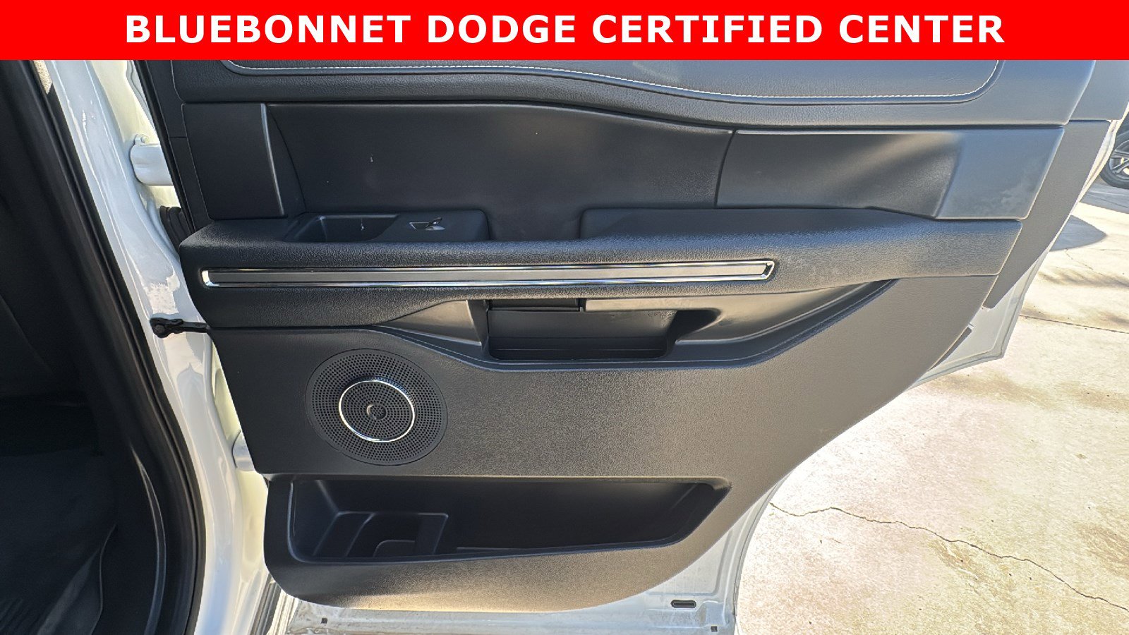 Used 2023 Ford Expedition XLT image 28