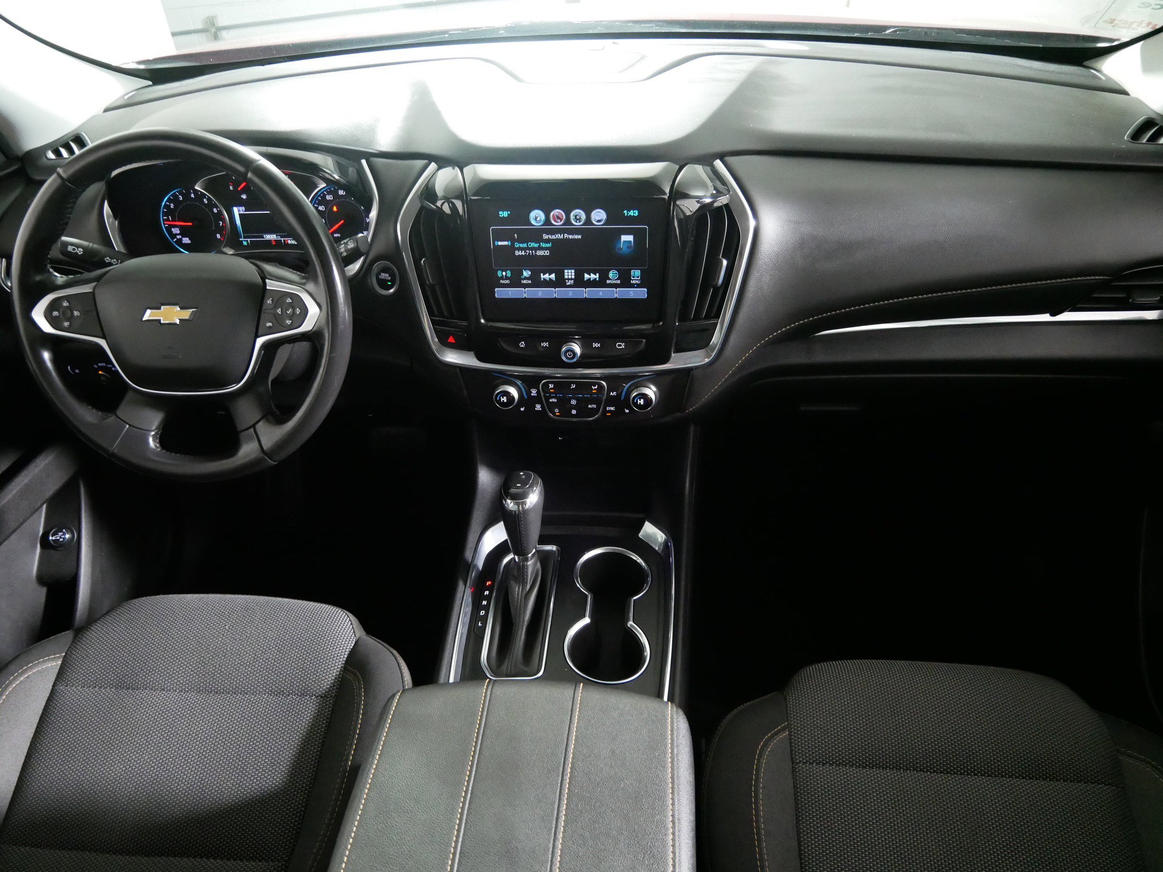 Used 2018 Chevrolet Traverse LT image 9