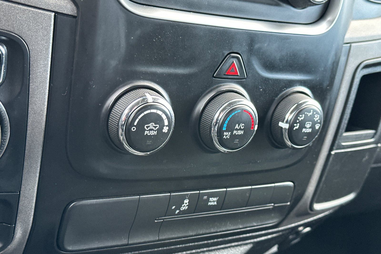 Used 2016 RAM 1500 Express AWD/4WD image 21