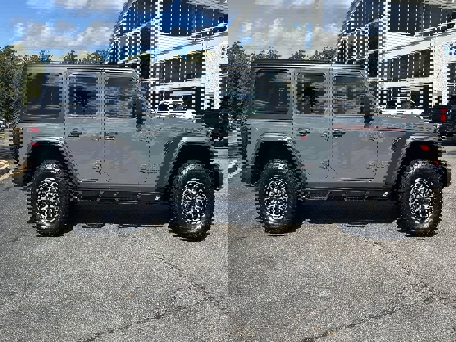 Used 2024 Jeep Wrangler Rubicon image 11