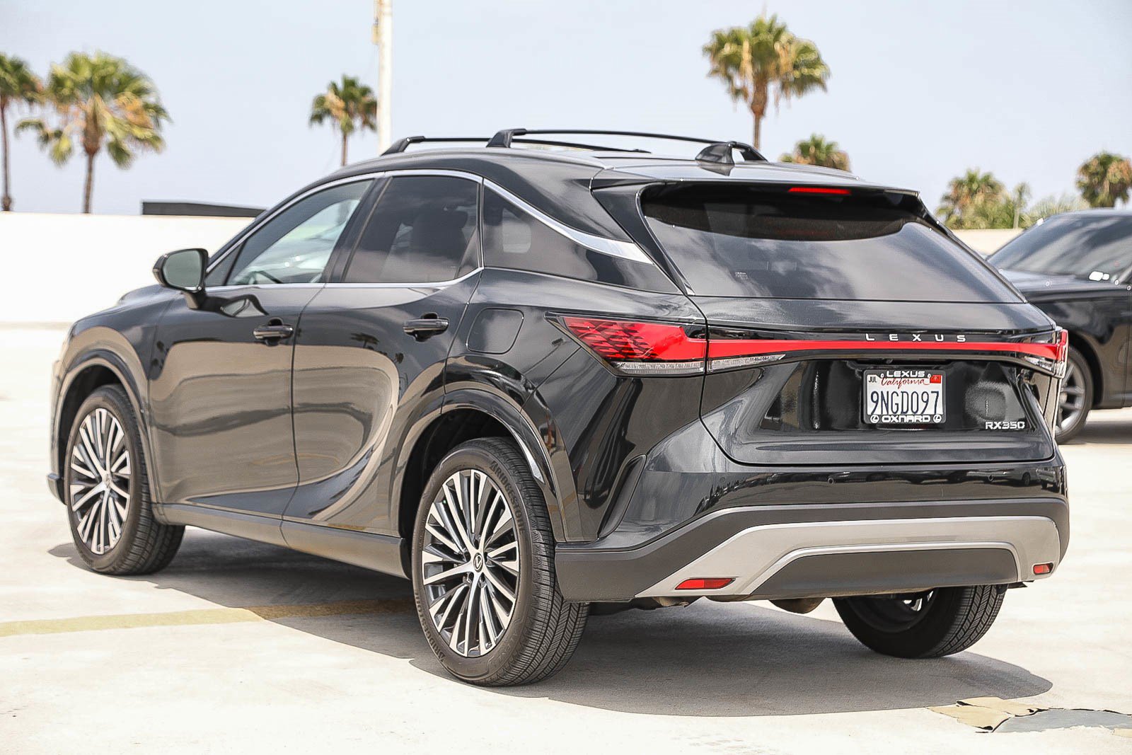 Used 2024 Lexus RX 350 Premium Plus w/ Cold Area Package FWD image 5